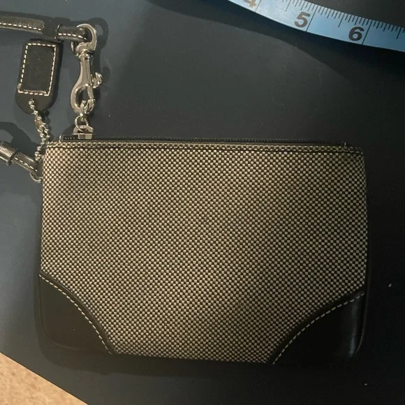 Coach checkered wristlet - Picture 2 of 8